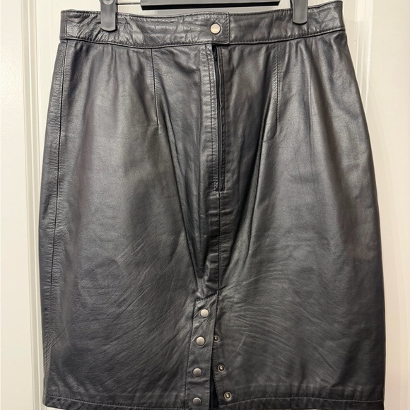 Vintage Elegant Black Leather Pencil Skirt - Picture 2 of 4